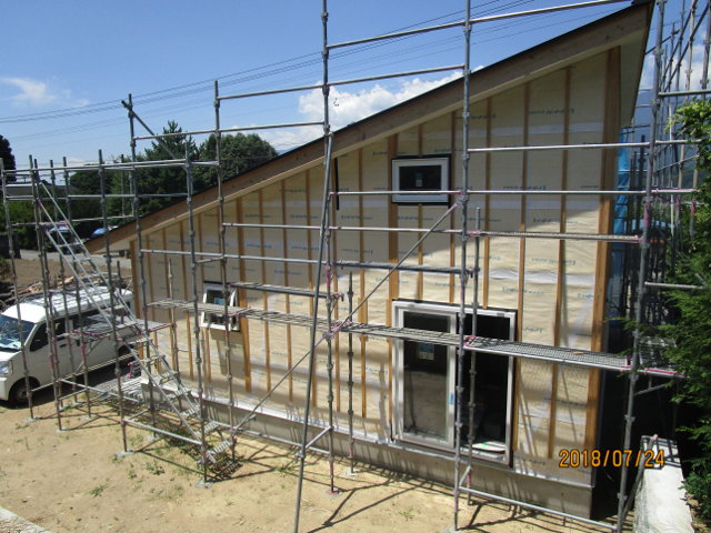 事例3 薪ストーブ入りの新築 01